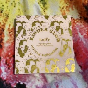Kinder Glow Highlighter Palette